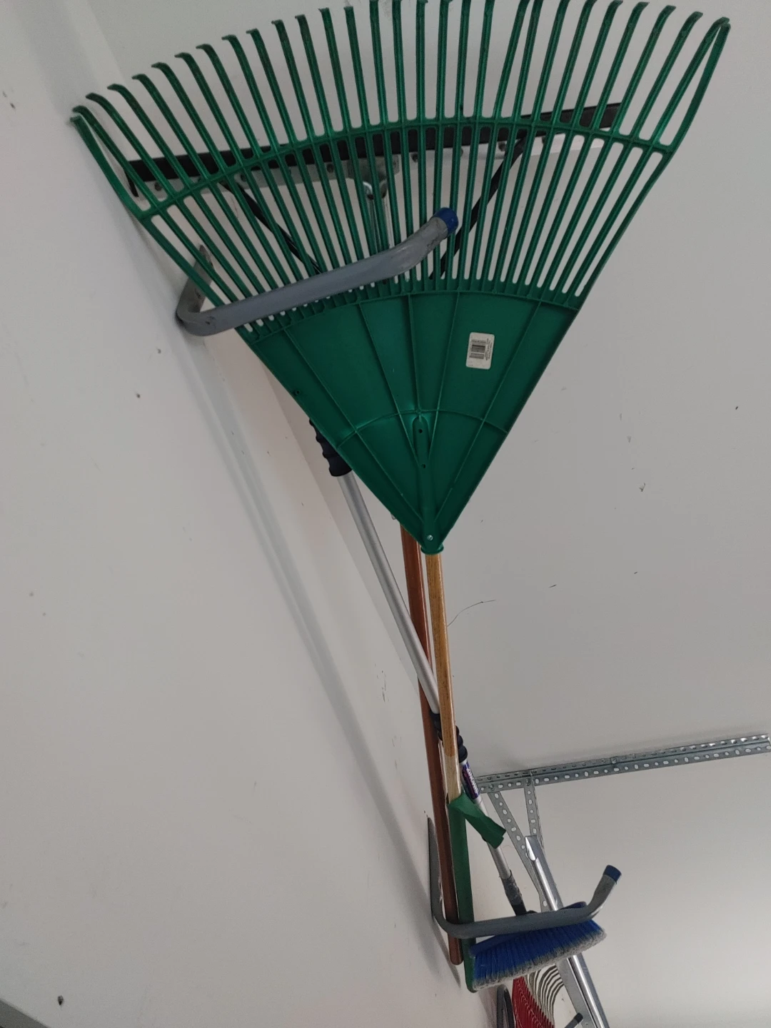 Green Leaf Rake