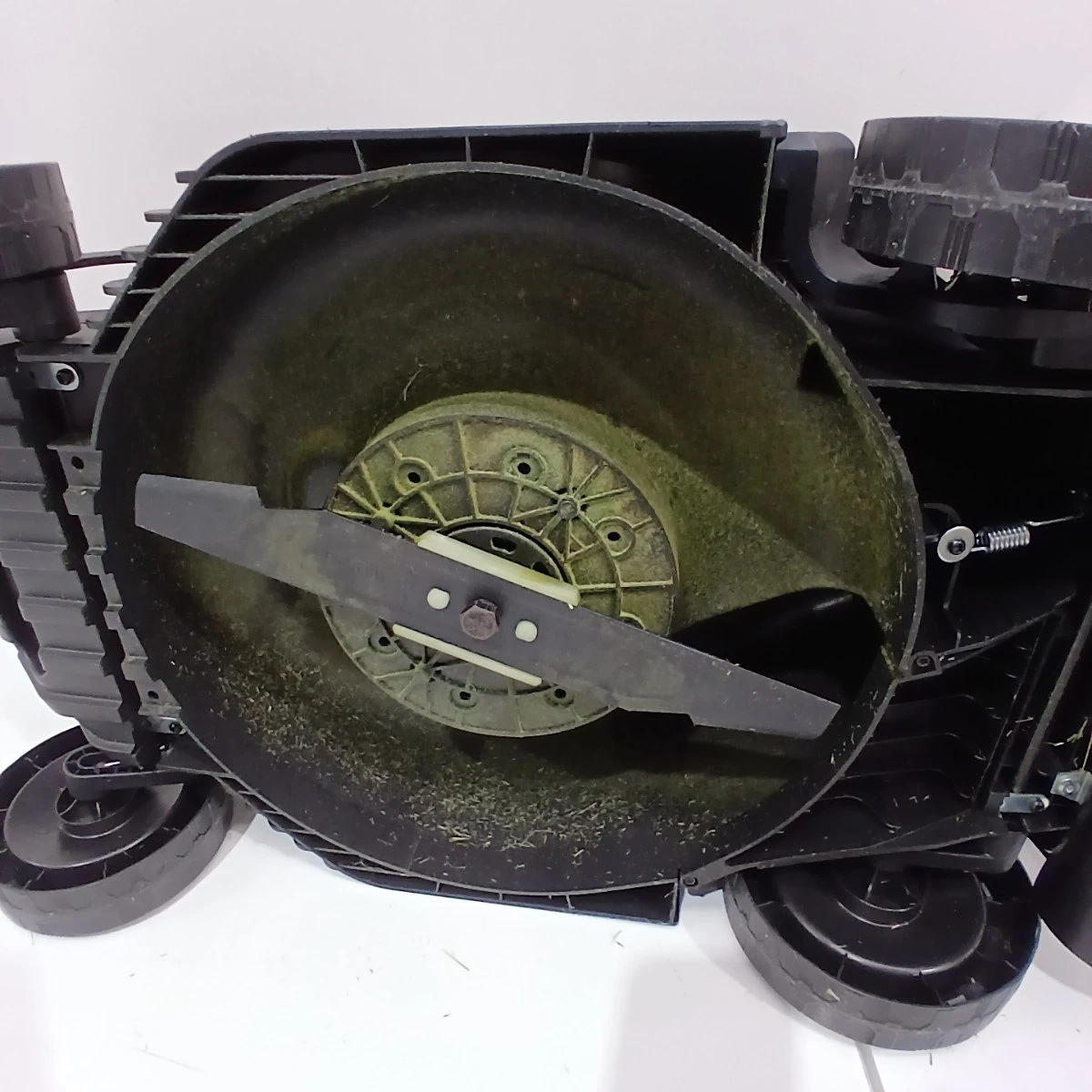 Litheli Cordless Lawn Mower- Like new - photo 2