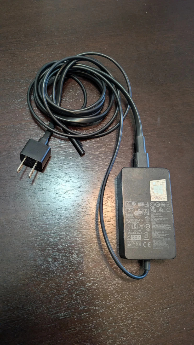 Microsoft Surface Power Supply 65W Model 1706 - photo 2