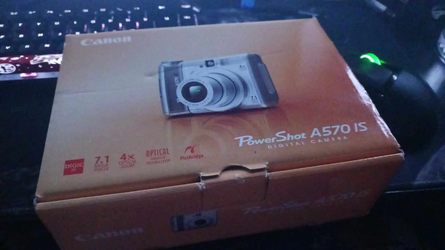 Canon PowerShot A570 IS Digital Camera - photo 3