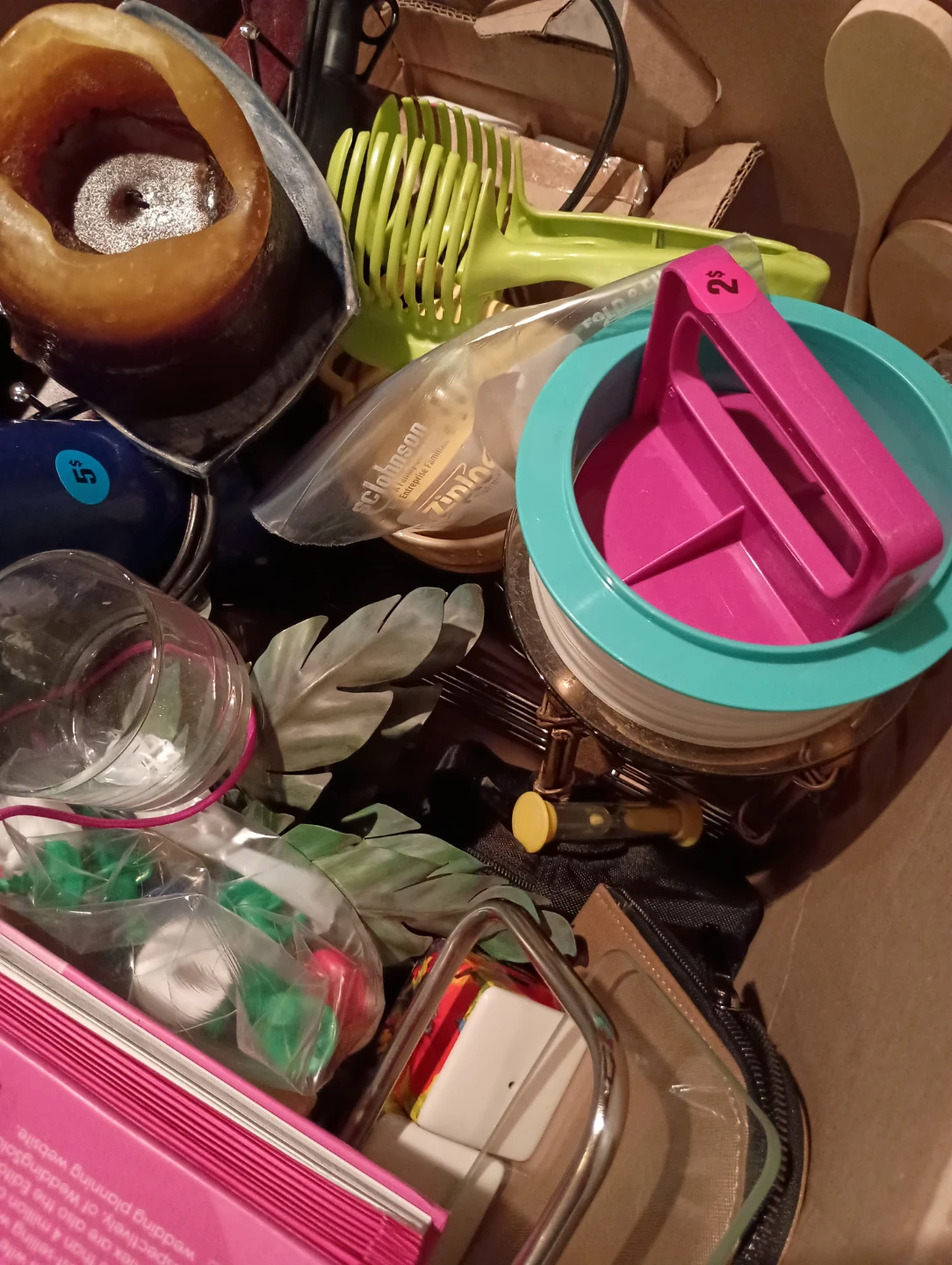 Medium Moving Box full of miscellaneous household otems - photo 4