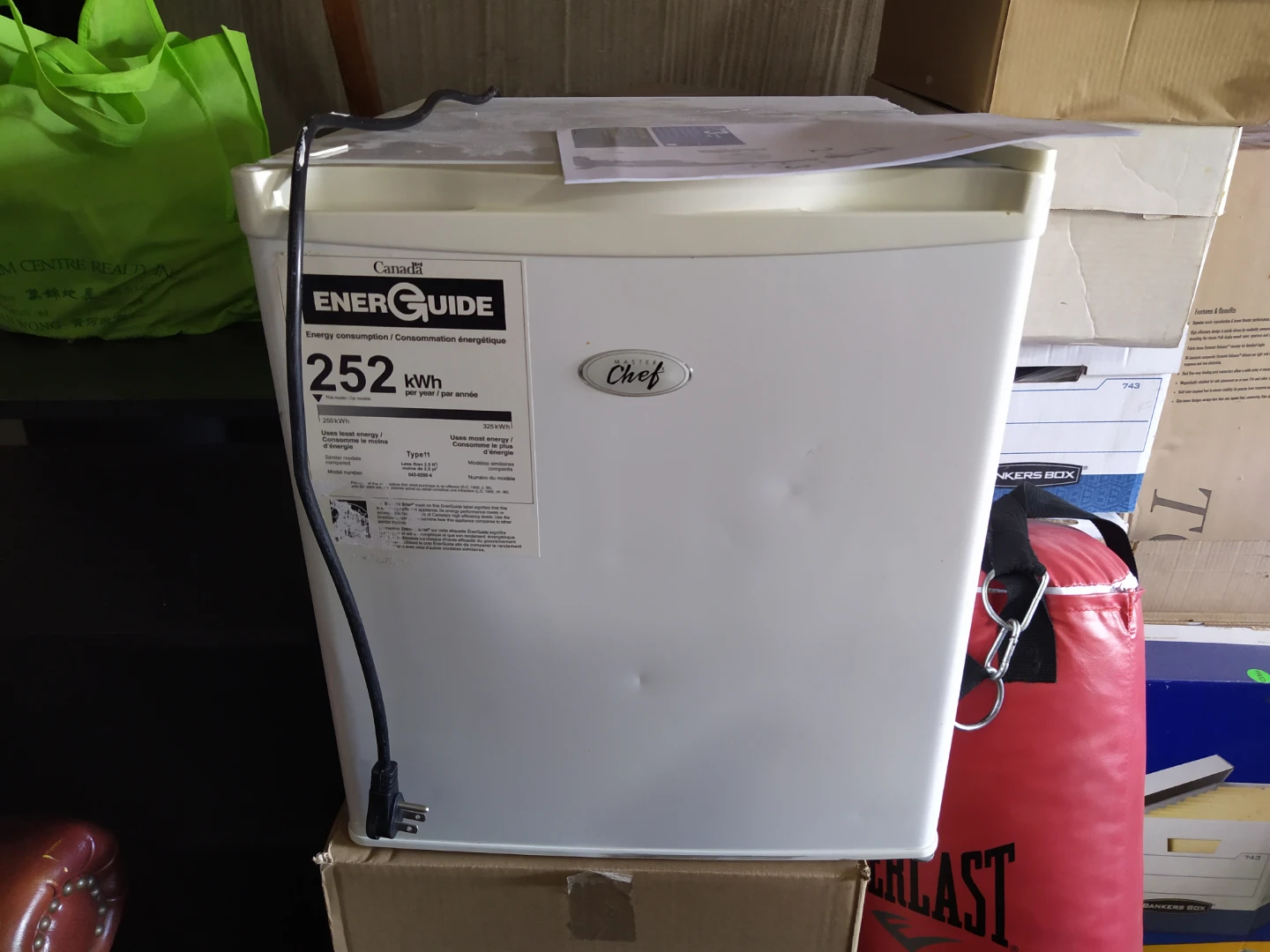 Master Chef Compact Mini Fridge