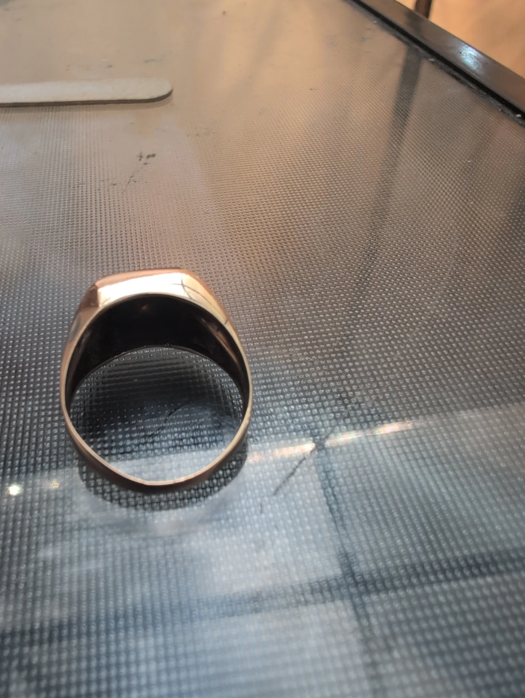 Gold signet ring with black stone and diamond accent - photo 3