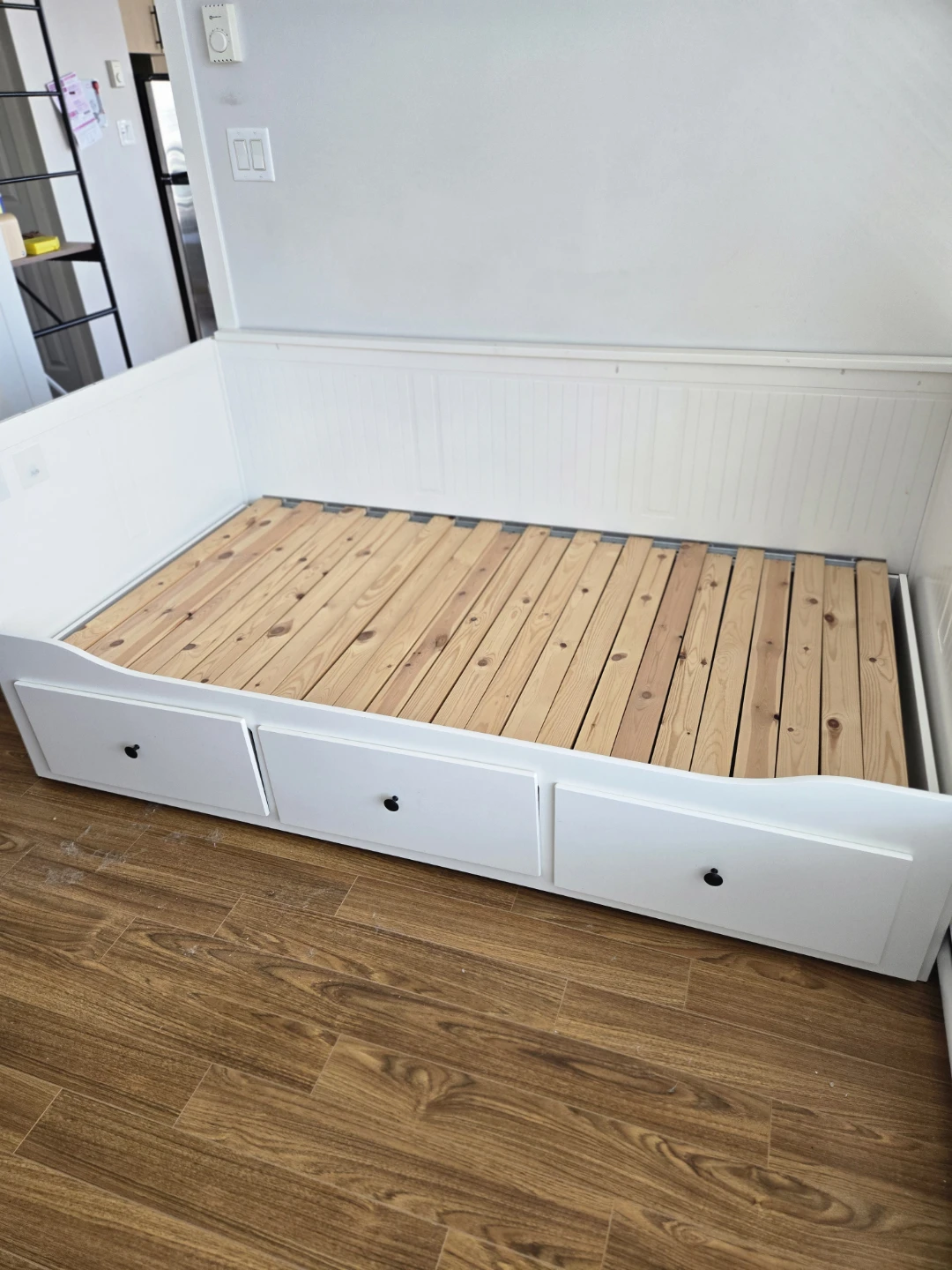 IKEA Hemnes Daybed with 3 Drawers - PICKUP only - photo 5