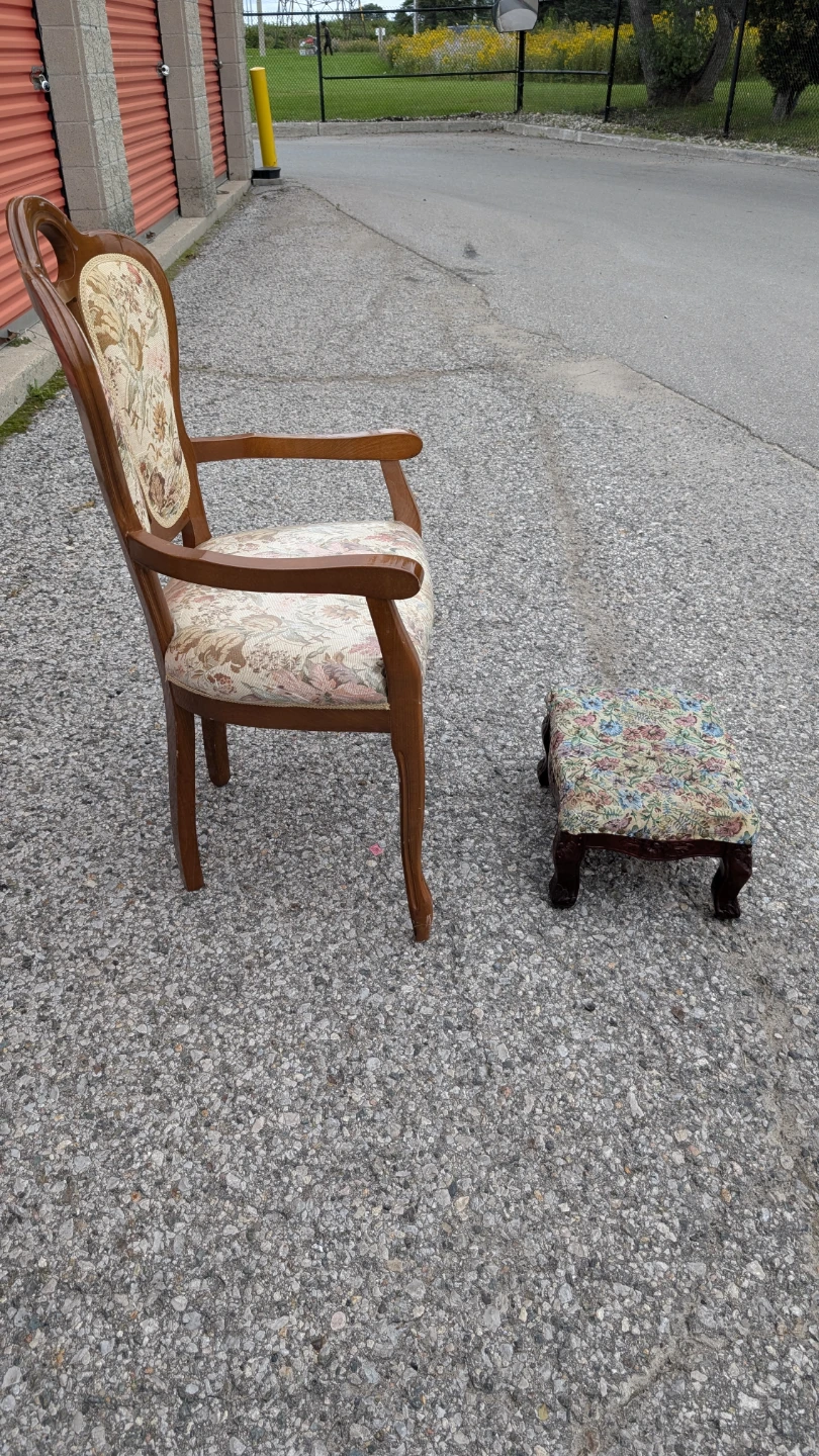 Vintage Accent Chair with Matching Footstool - photo 2