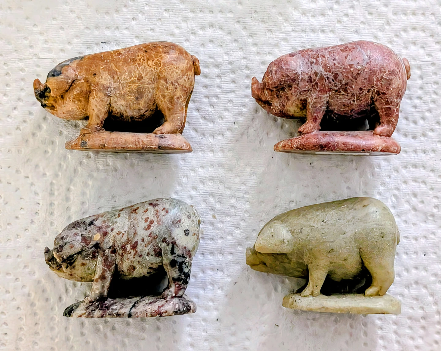 Herd of 4 Small Stone Pig Figurines - photo 4