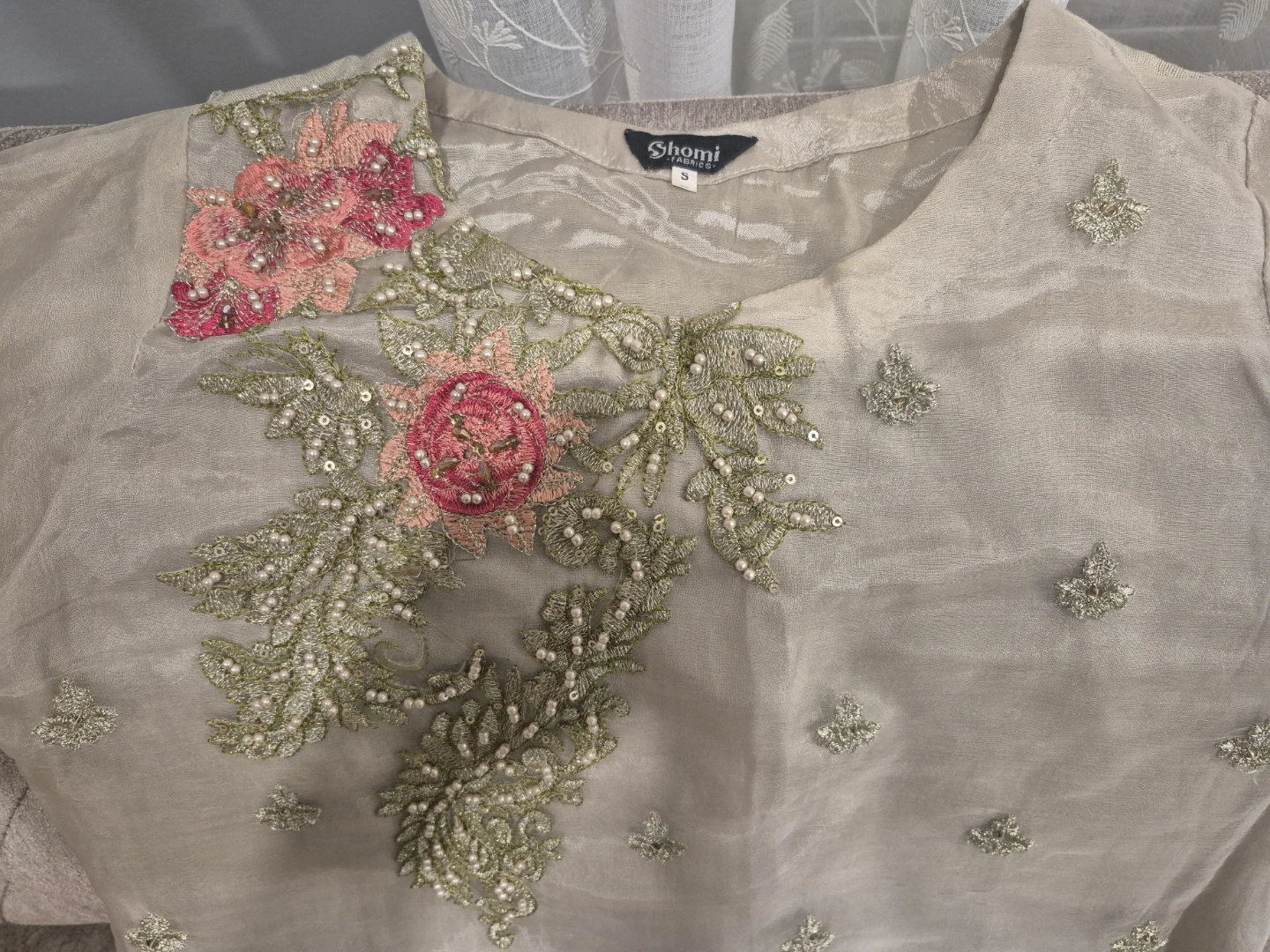 Beautiful embroidered shalwar kameez set - photo 2