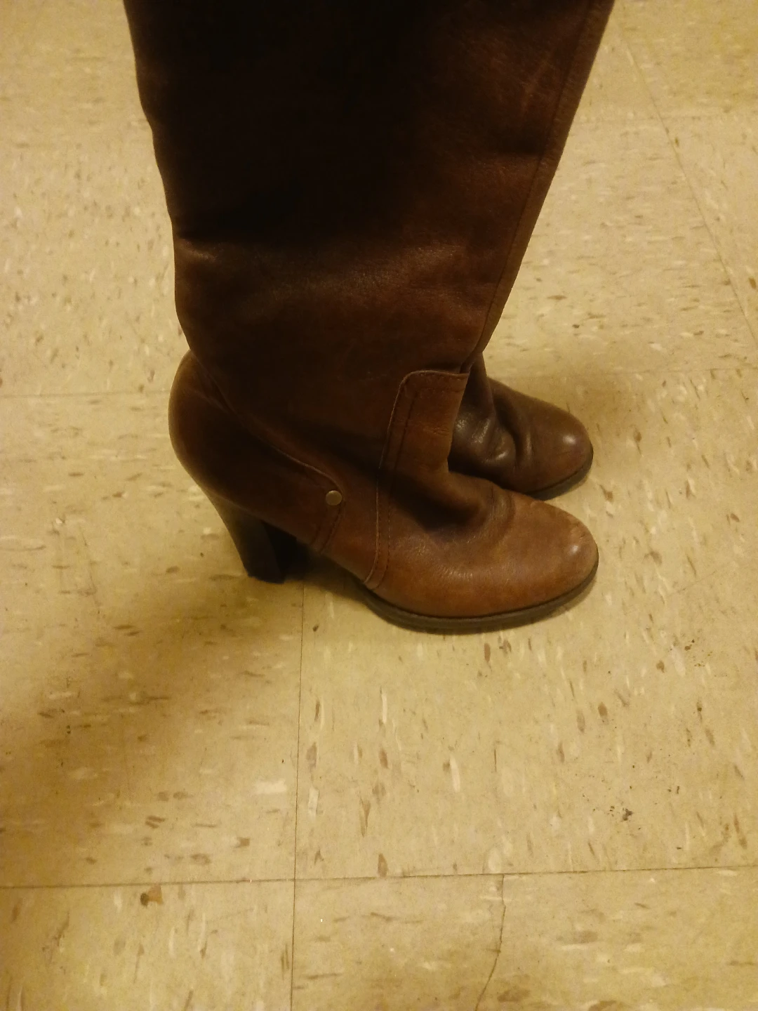 🏈 Brown Leather Knee-High Boots