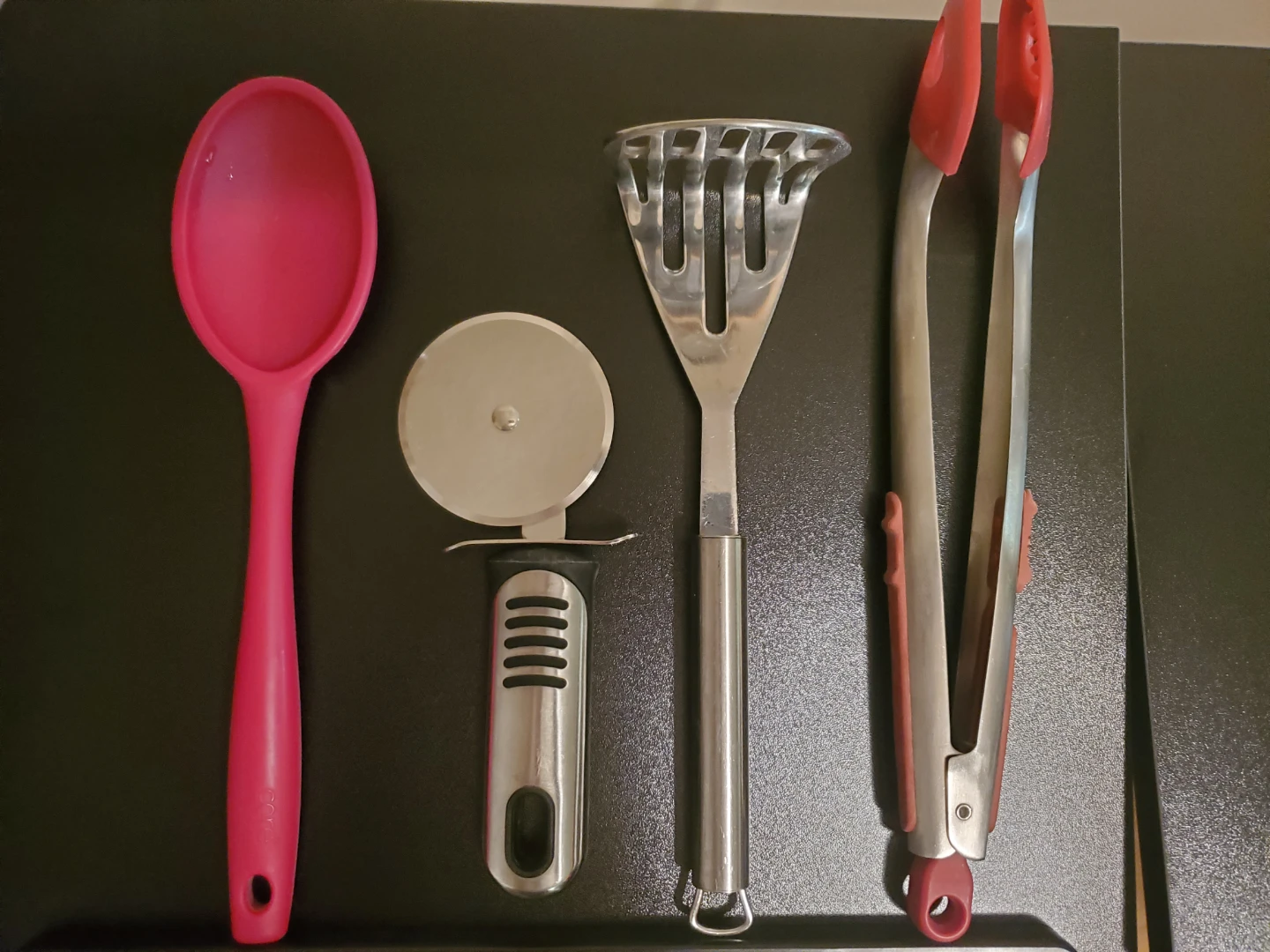 4-Piece Kitchen Utensil Set 🏈