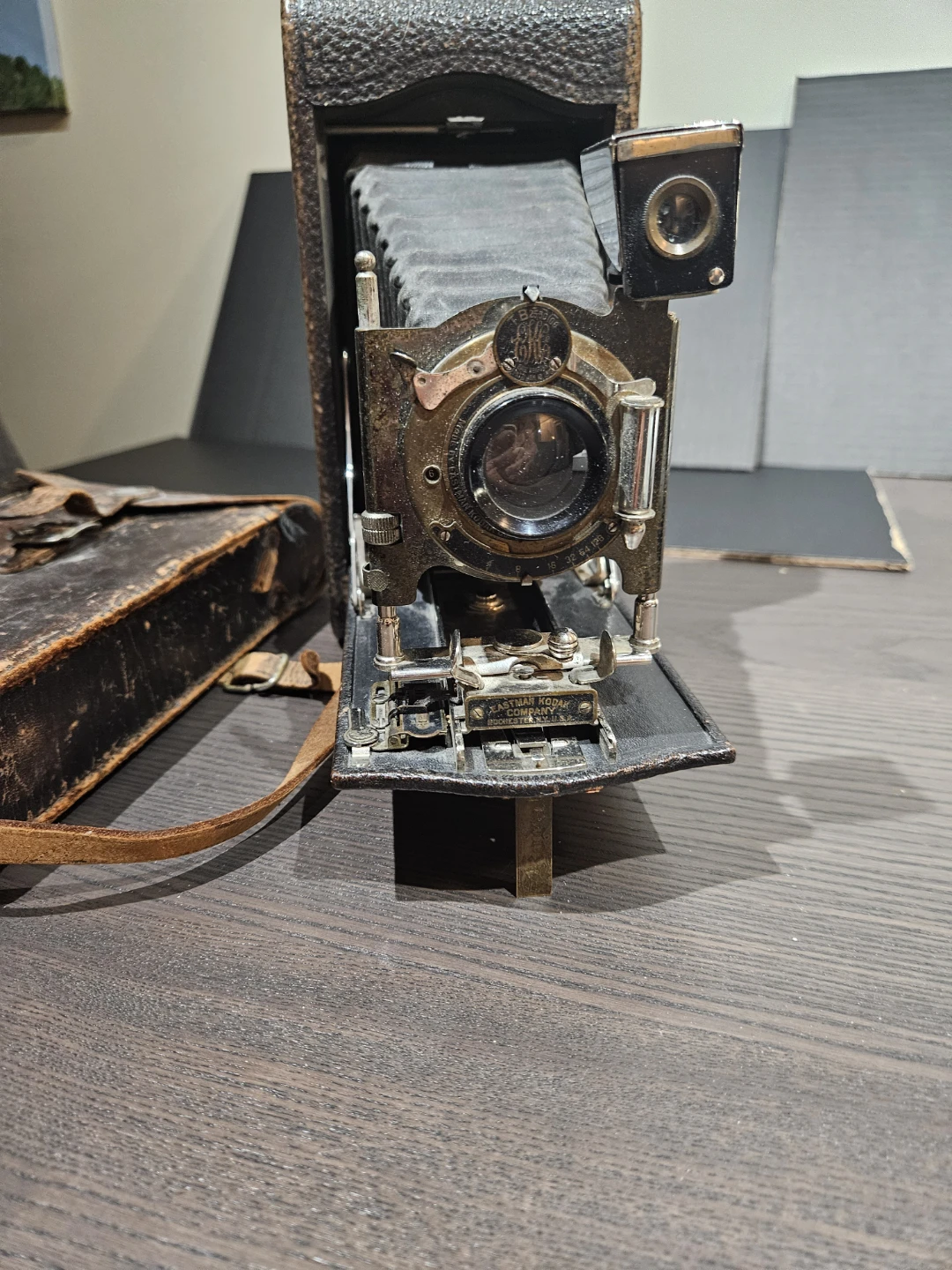Eastman Kodak Folding Camera with Leather Case - photo 2
