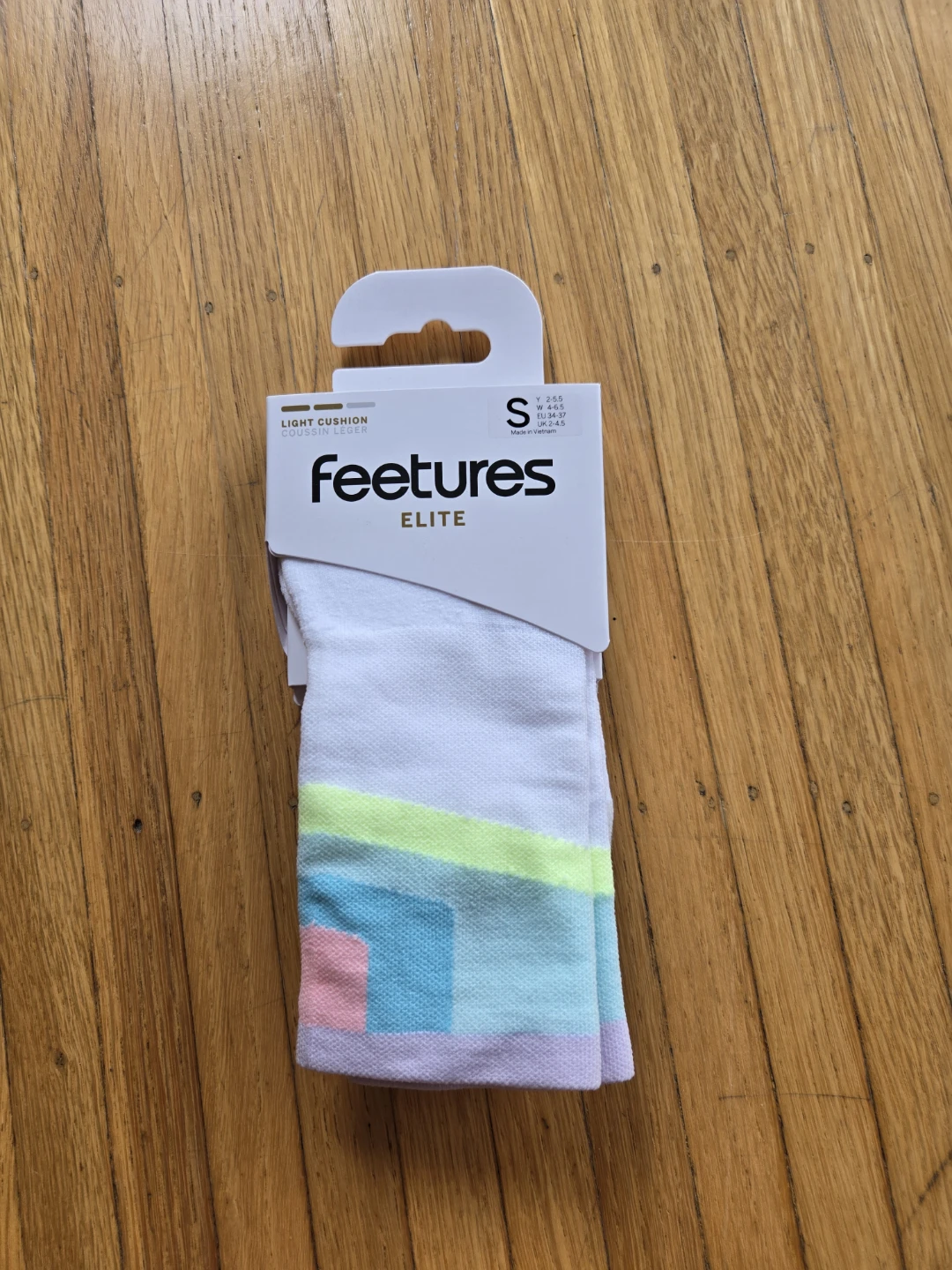 Feetures Elite Light Cushion Crew Socks