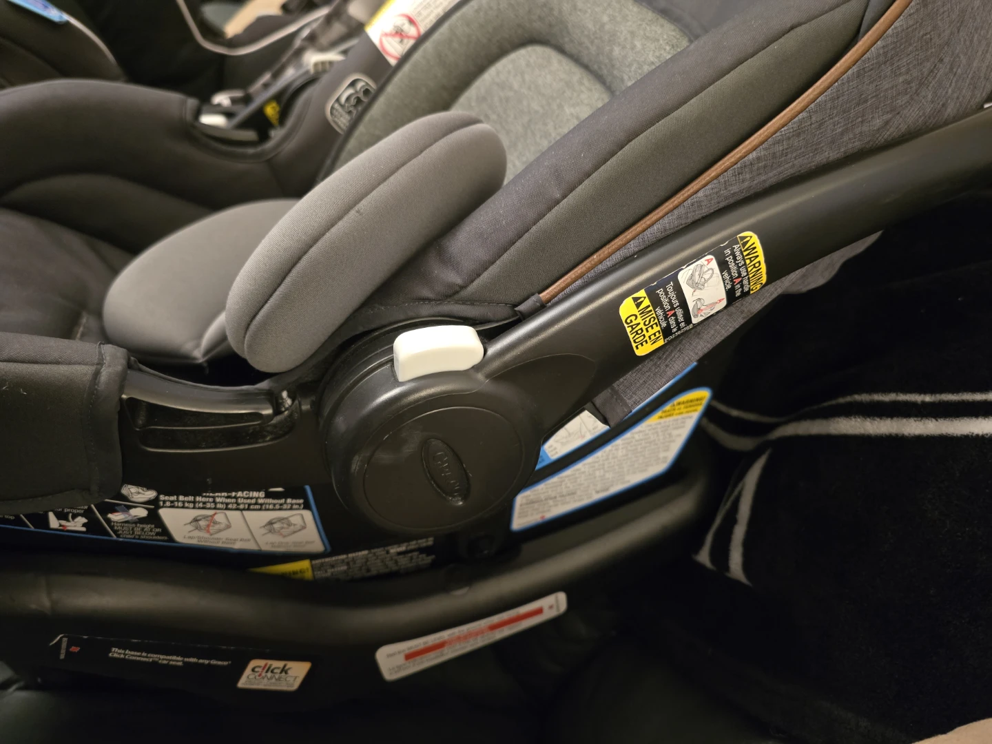Graco SnugRide 35 Lite Infant Car Seat - photo 2