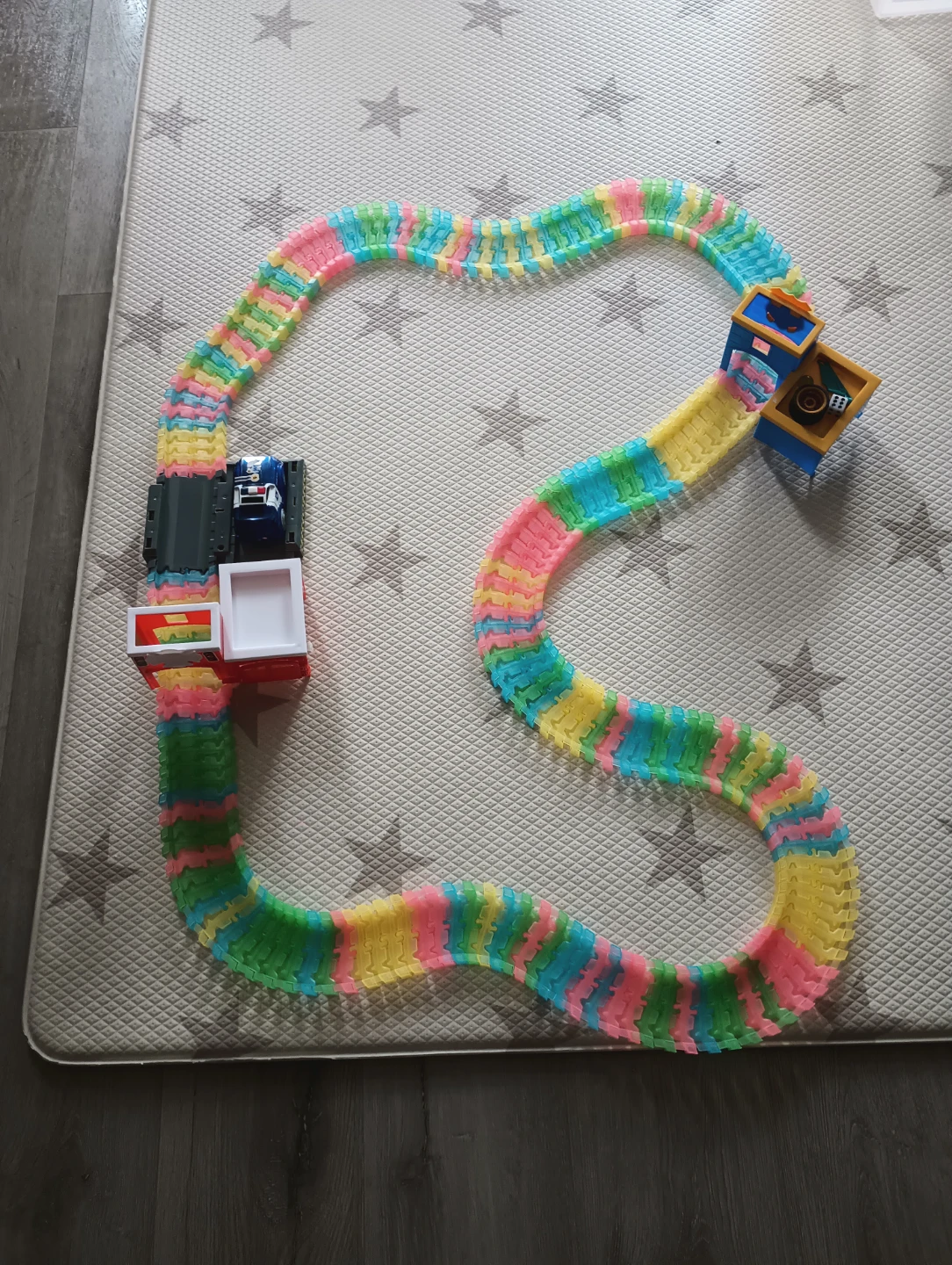 Glow in the Dark Race Track Set with Cars - photo 3