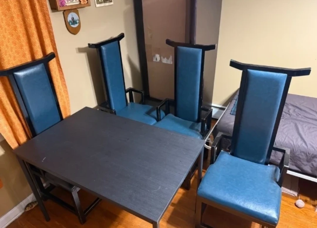 Like new dining set table W 4 chairs - photo 2