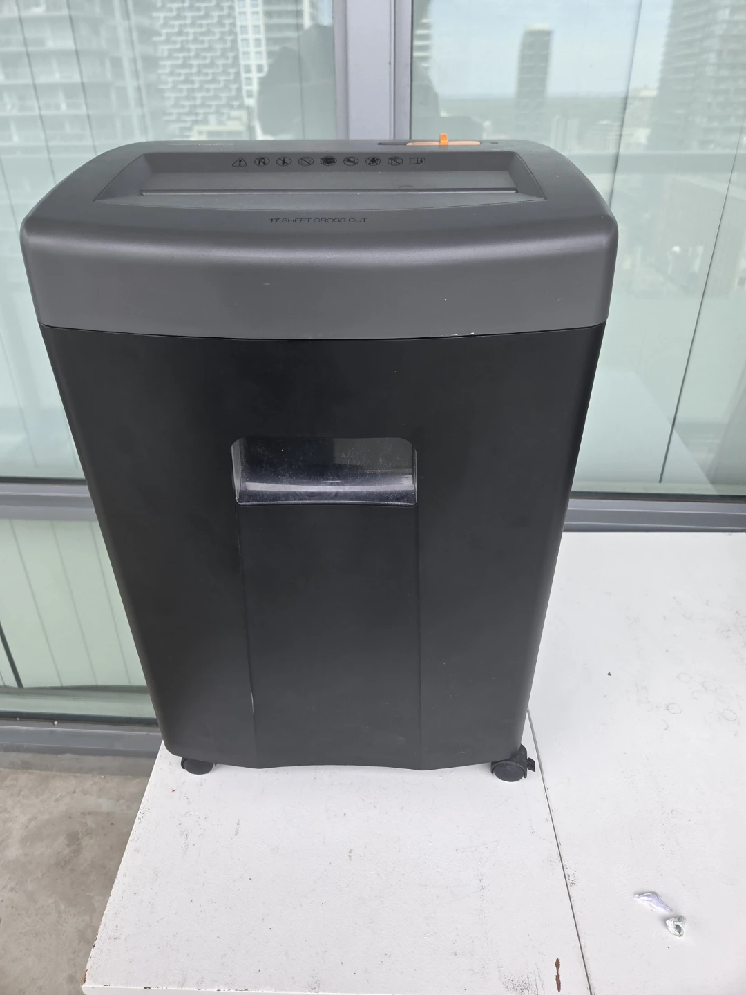 Amazon Basics 17-Sheet Cross-Cut Paper Shredder