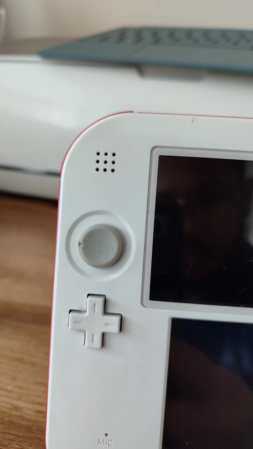 Nintendo 2DS White and Red - photo 5