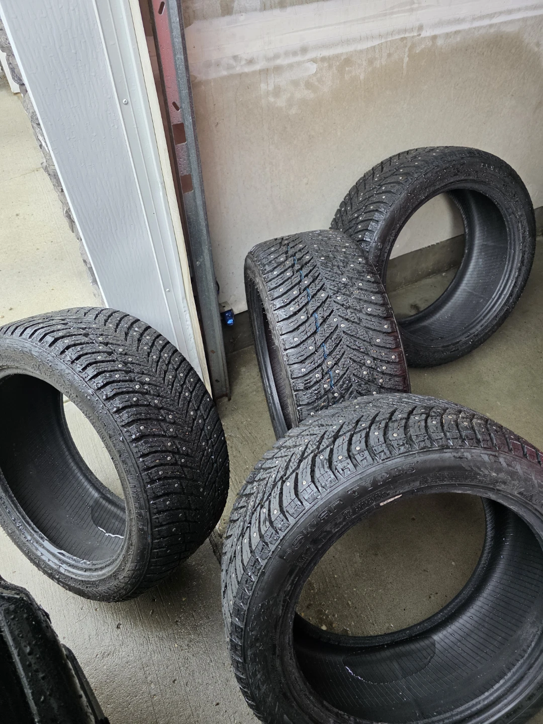 Nokian Hakkapeliitta Studded Winter Tires