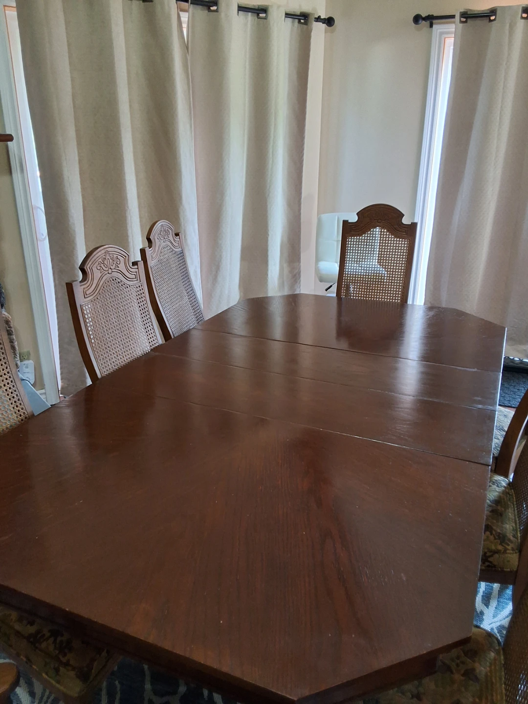 Antique 8 seater dinning table with 2 captains chairs - photo 2