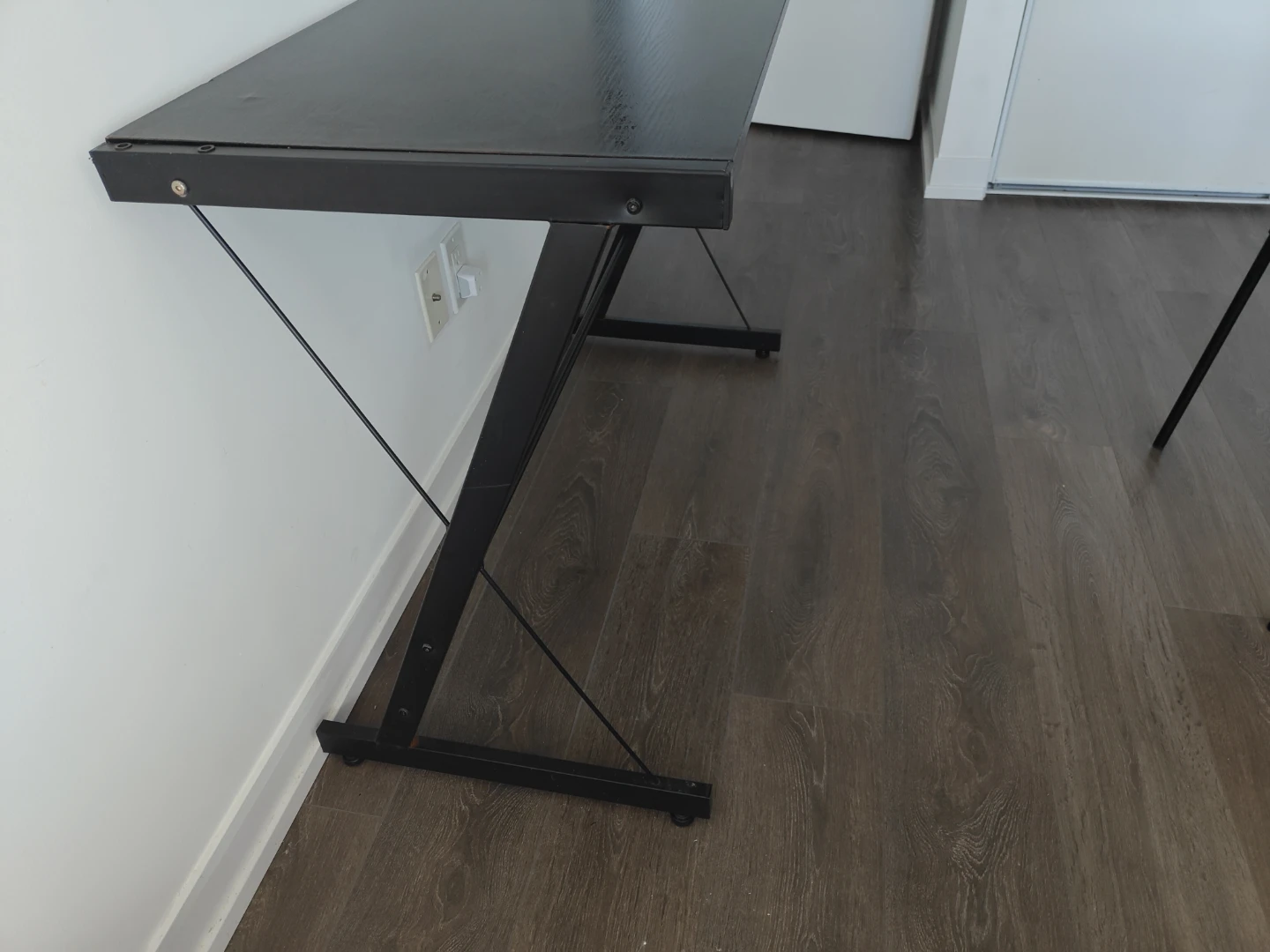 Office desk - photo 2