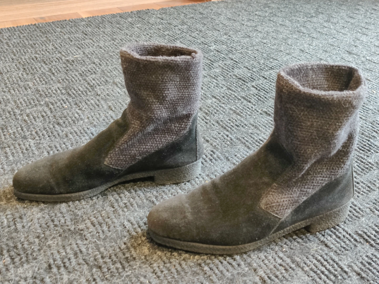 Aerosoles Suede Winter Boots / Booties / Shoes - Women Size: 6.5 - photo 3