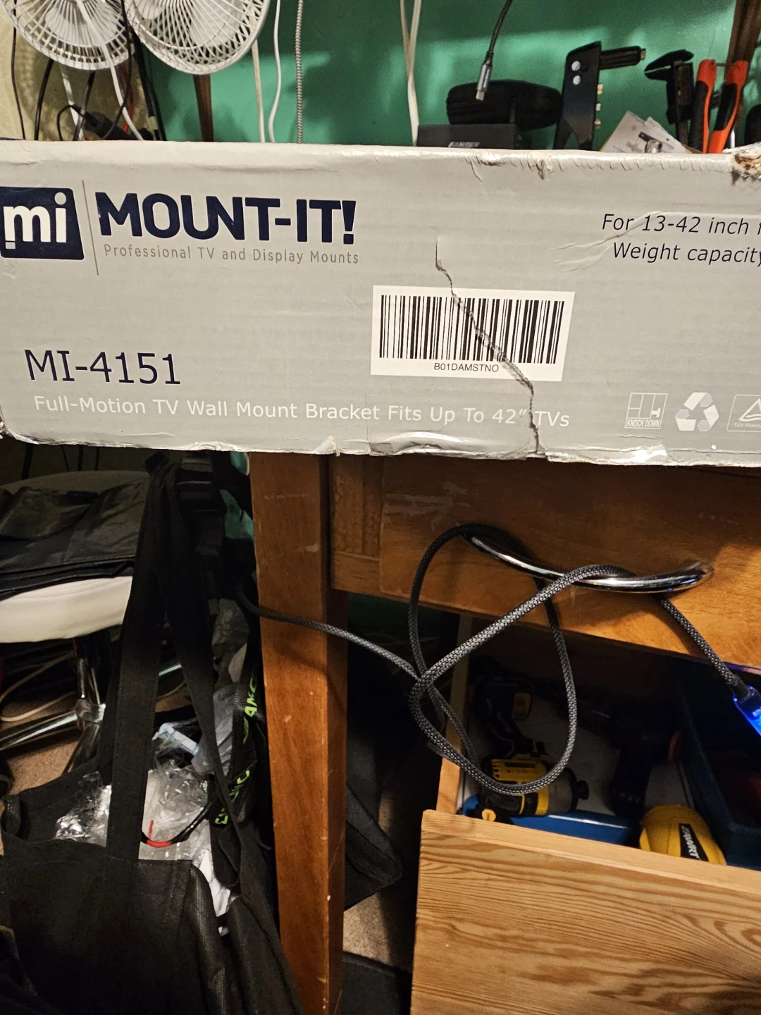 Mount-It! MI-4151 Full-Motion TV Wall Mount - photo 3