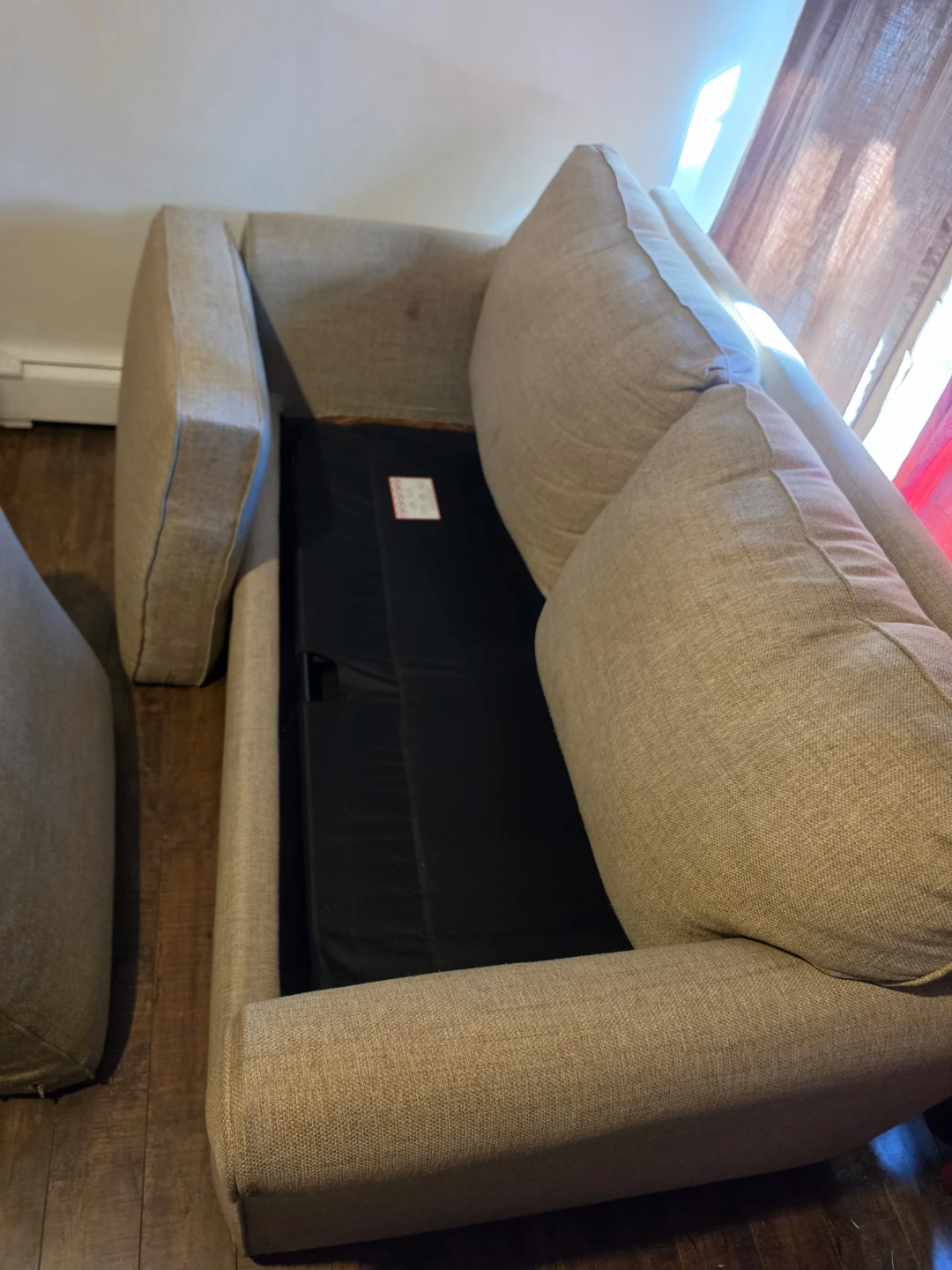 Sleeper Sofa / Pull-Out Couch for Sale
