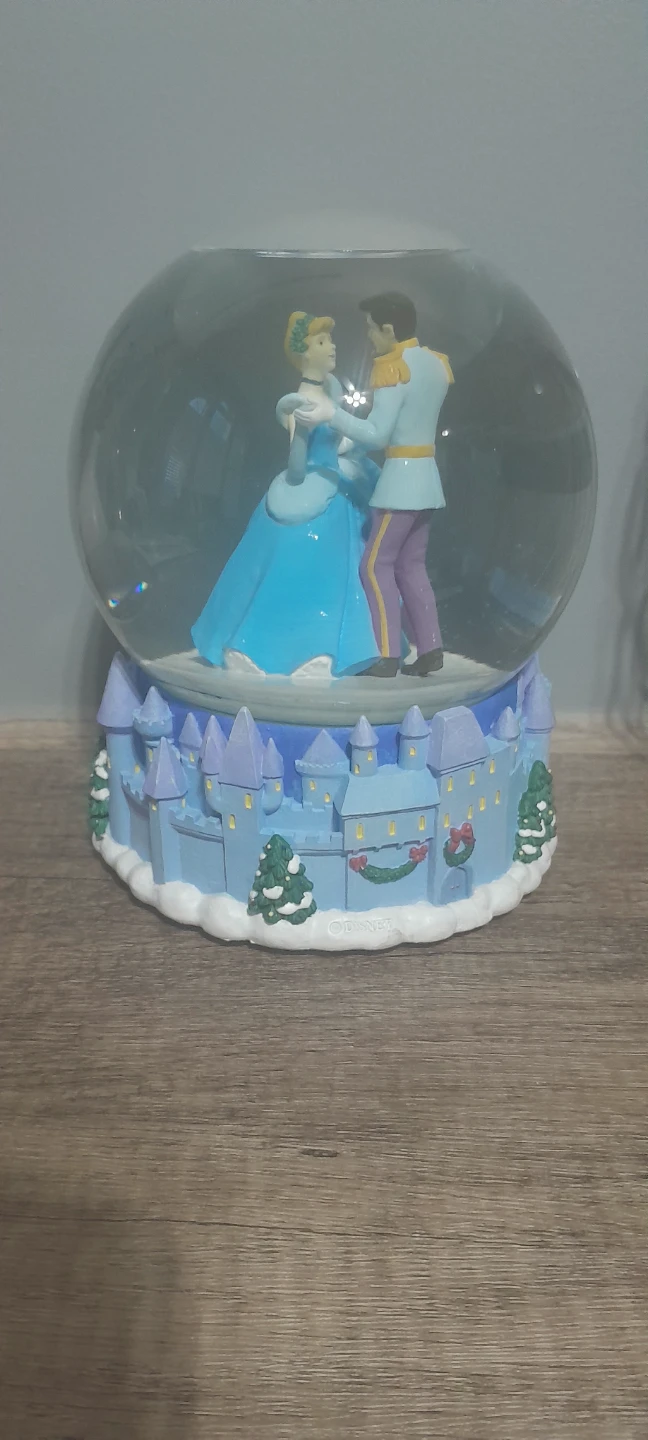 Enesco Disney Cinderlla and Prince Charming Snow Globe - photo 3