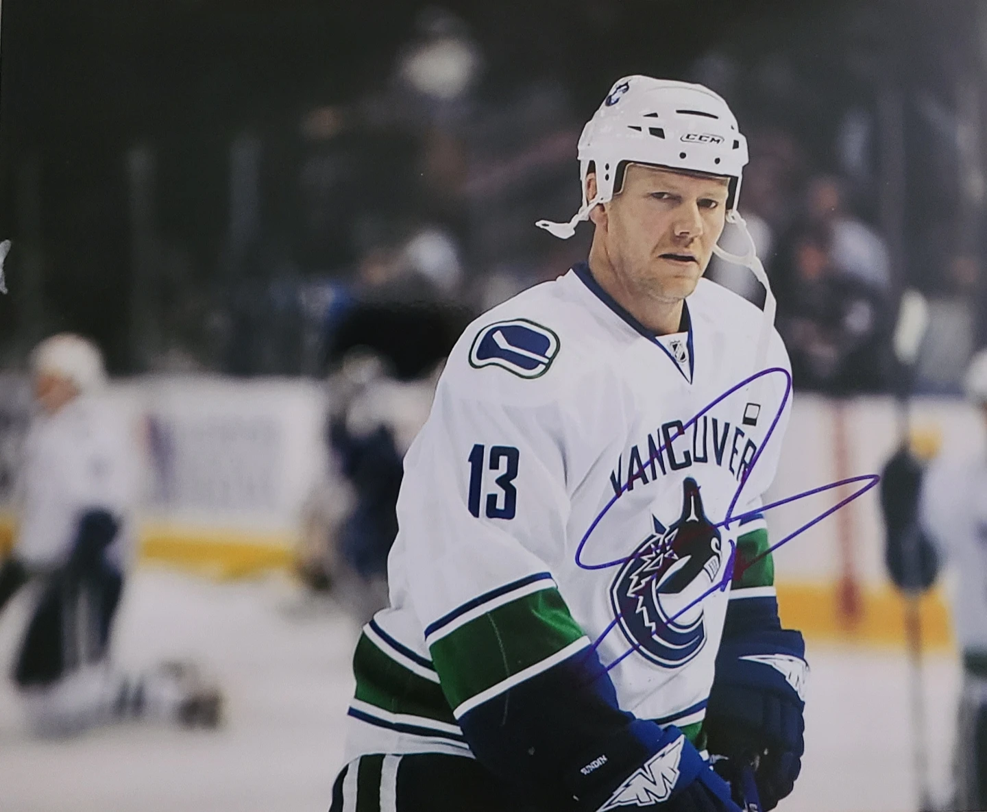 Vancouver Canucks Autographed 8x10 Photos & Pucks With COA'S - photo 2