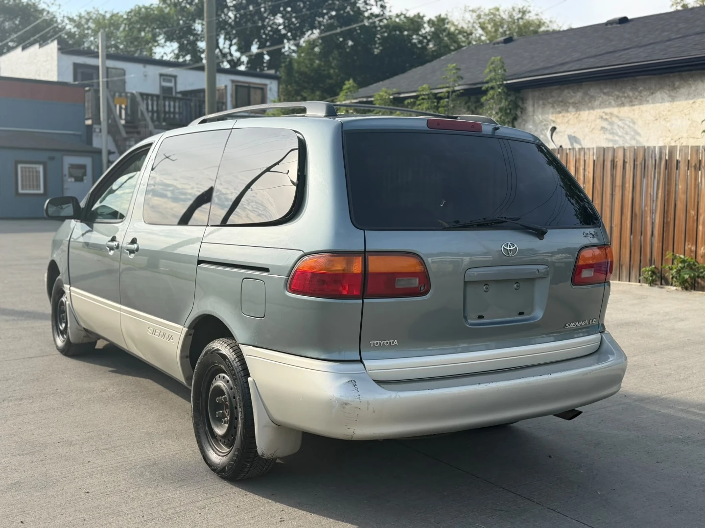 2000 Toyota Sienna Van – Low KMS! - photo 3