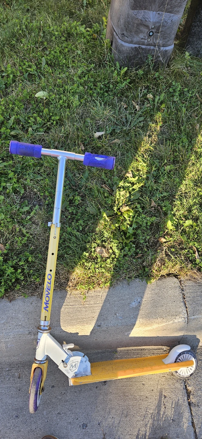 Movelo adjustable kick scooter - photo 2