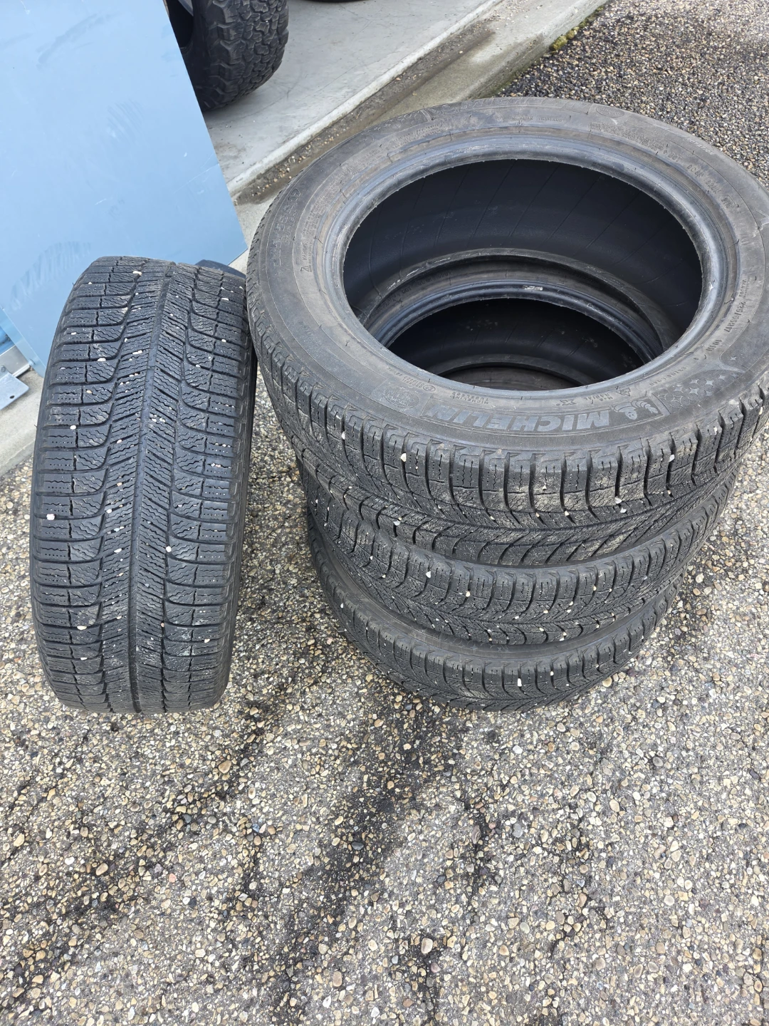 Set of 4 Michelin X-Ice Tires 225/55R17