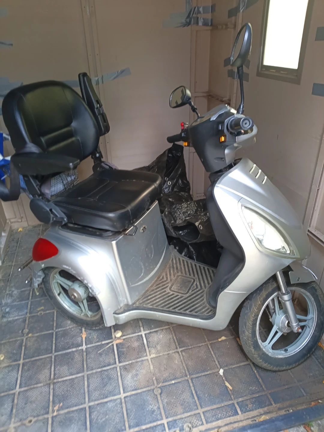 Silver Mobility Scooter - photo 2