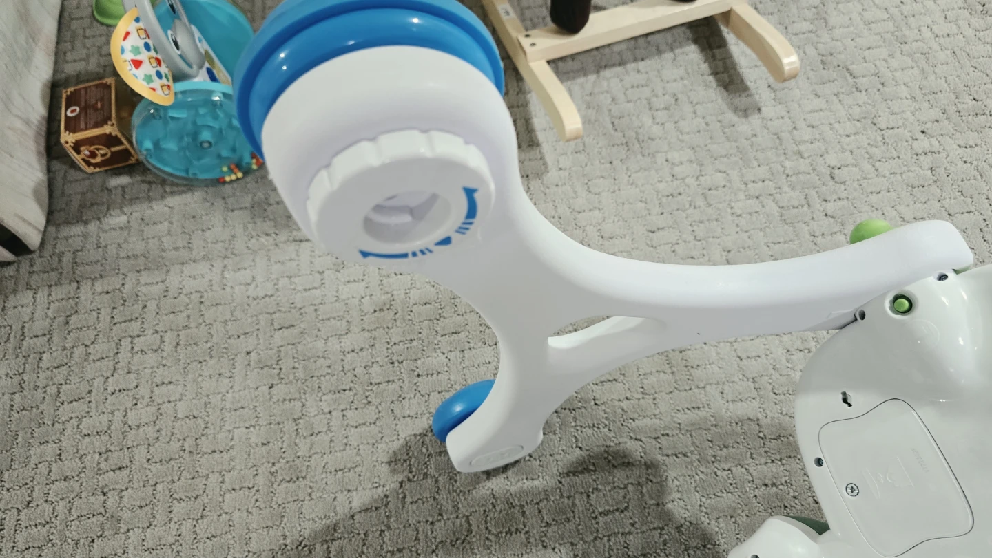 LeapFrog Scout's Learning Walker - photo 4