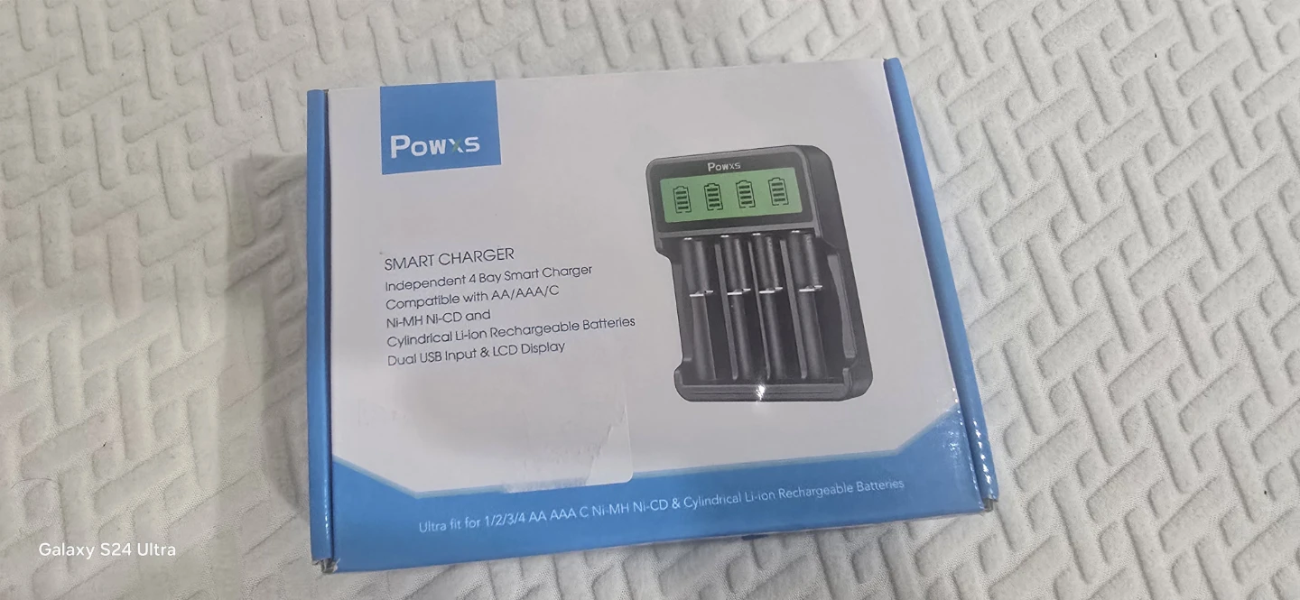 Powxs 4-Bay Smart Battery Charger - photo 2