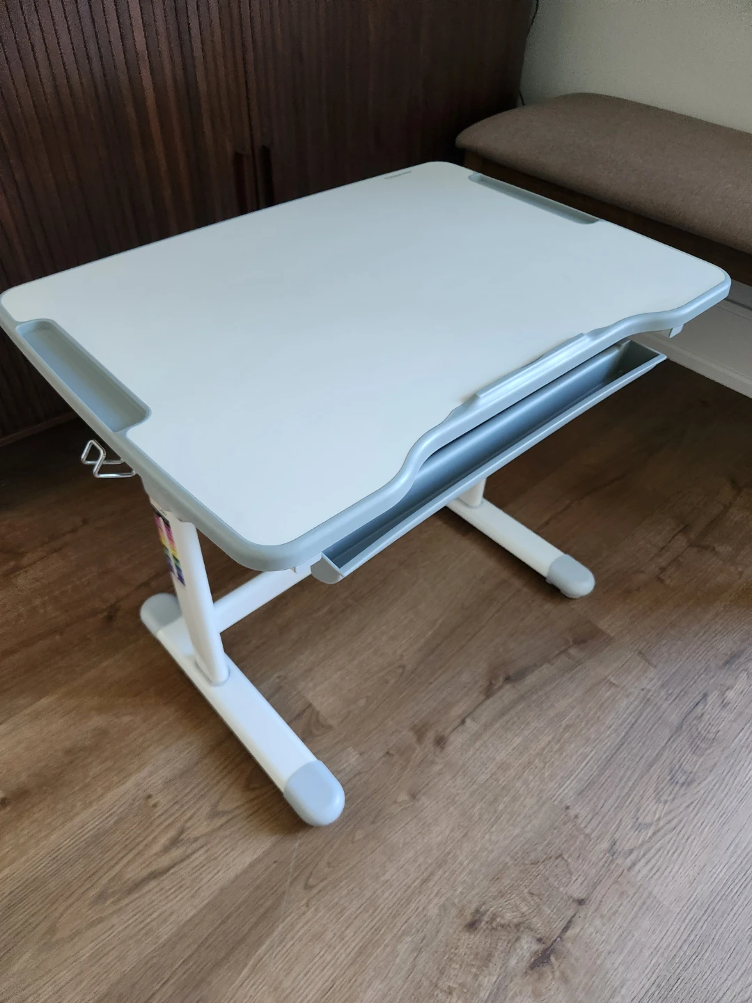 Kids Adjustable Desk and Chair Set - photo 3