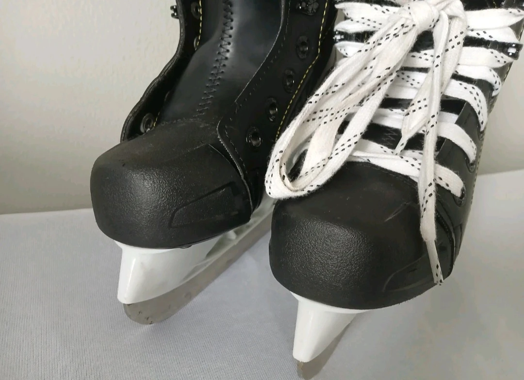 Brand New CCM Tacks AS-550 Youth Ice Skates Size 11 Regular fit - photo 3