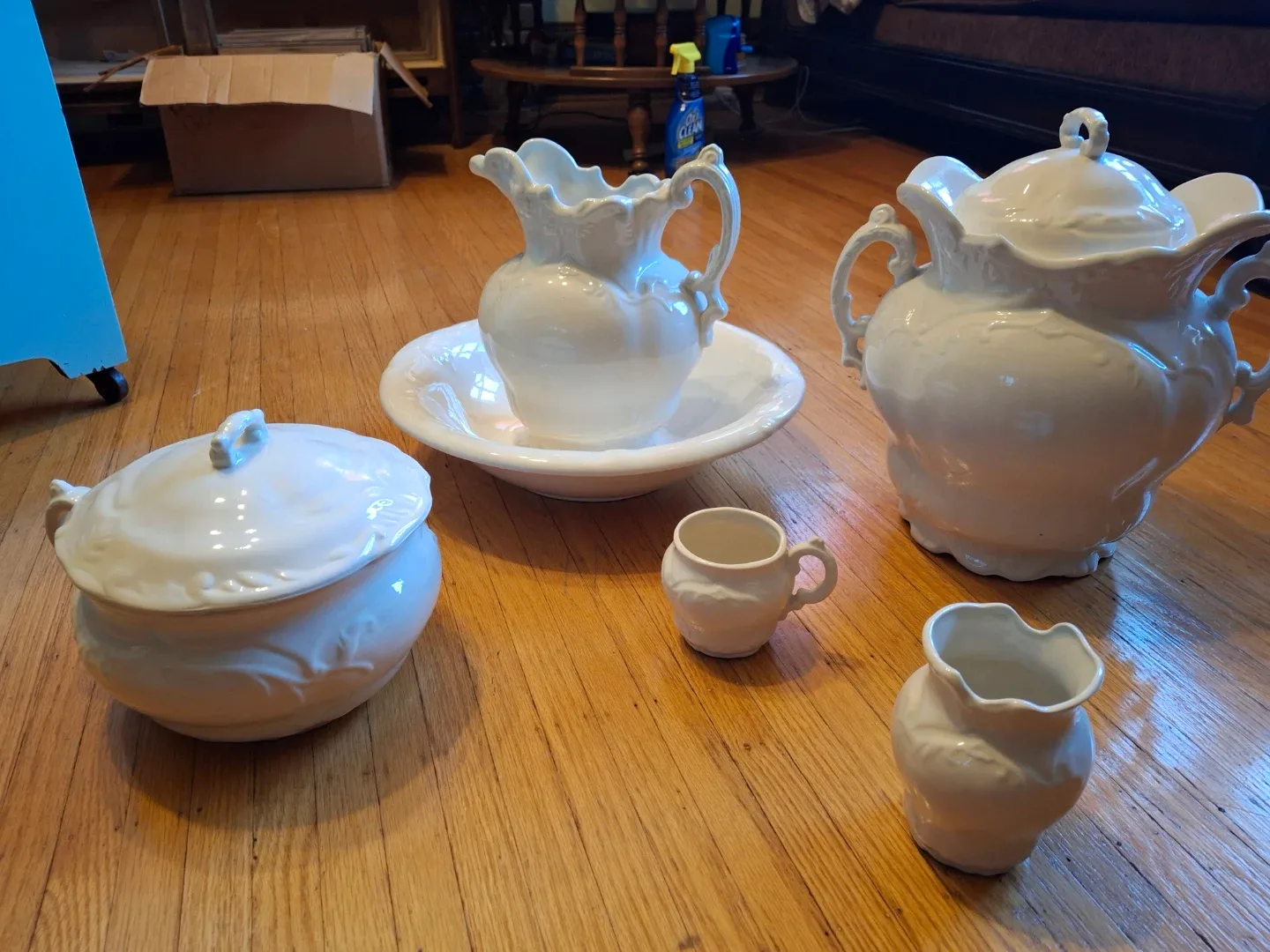 Vintage White Ceramic Wash Basin and Pitcher Set