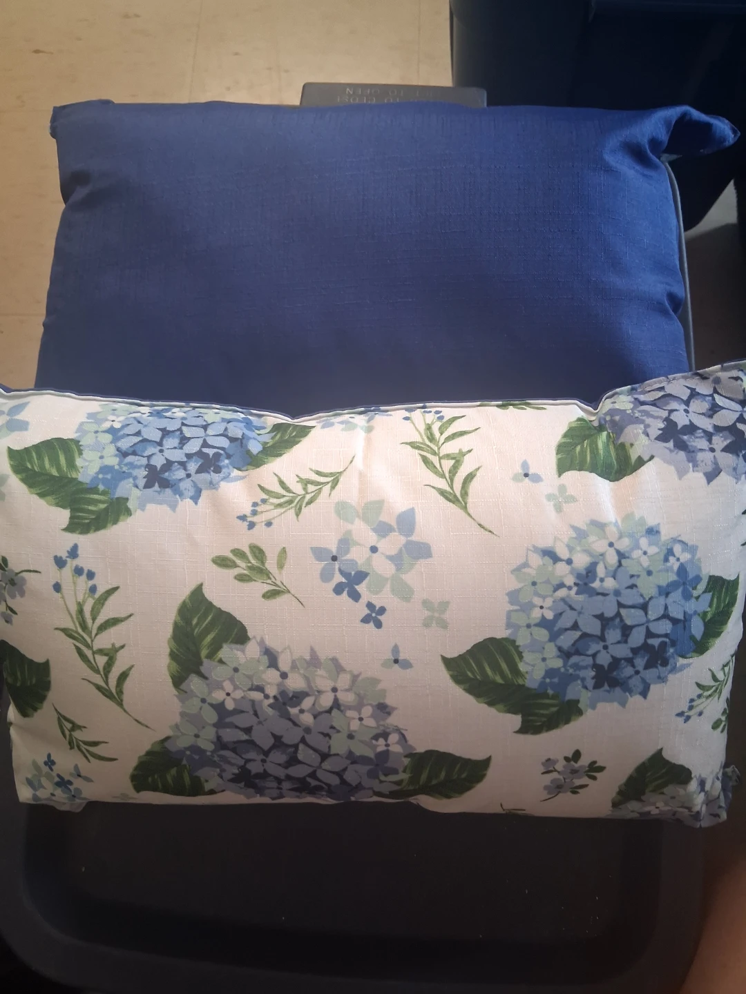 Decorative pillows - photo 3