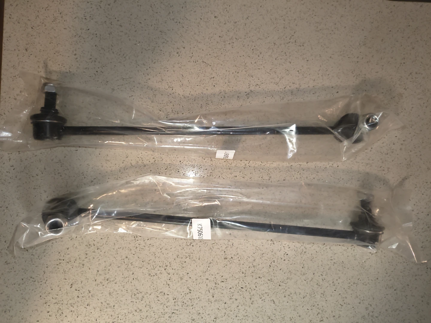 FRONT SWAY BAR LINKS - photo 2