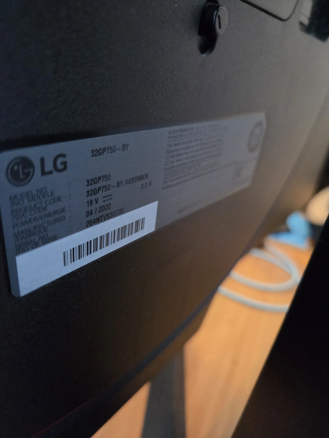 LG UltraGear 32GP750-B 32” QHD 165Hz Gaming Monitor - photo 3
