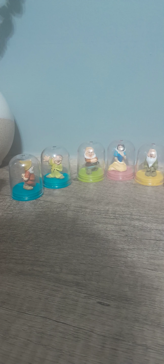 Snow White and the Seven Dwarfs figurines - photo 2
