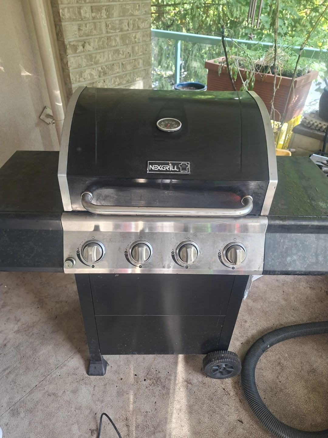 Nexgrill 4-Burner Propane BBQ Grill