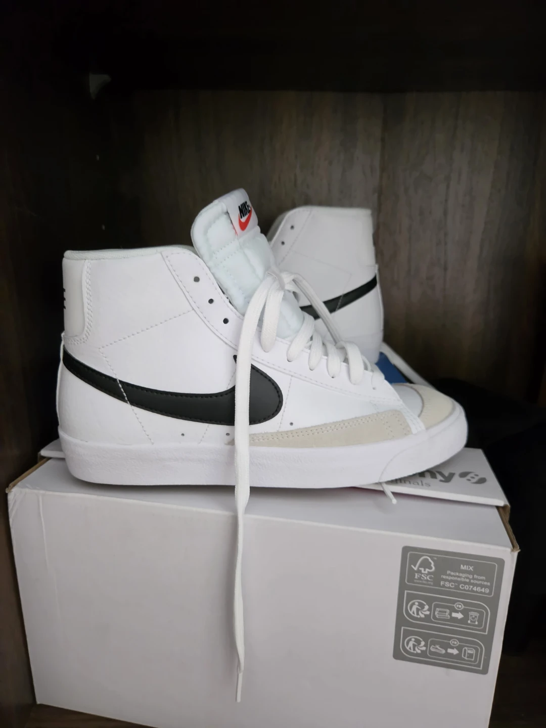 Youth 6.5 Nike Blazer Mid '77 White and Black Sneakers
