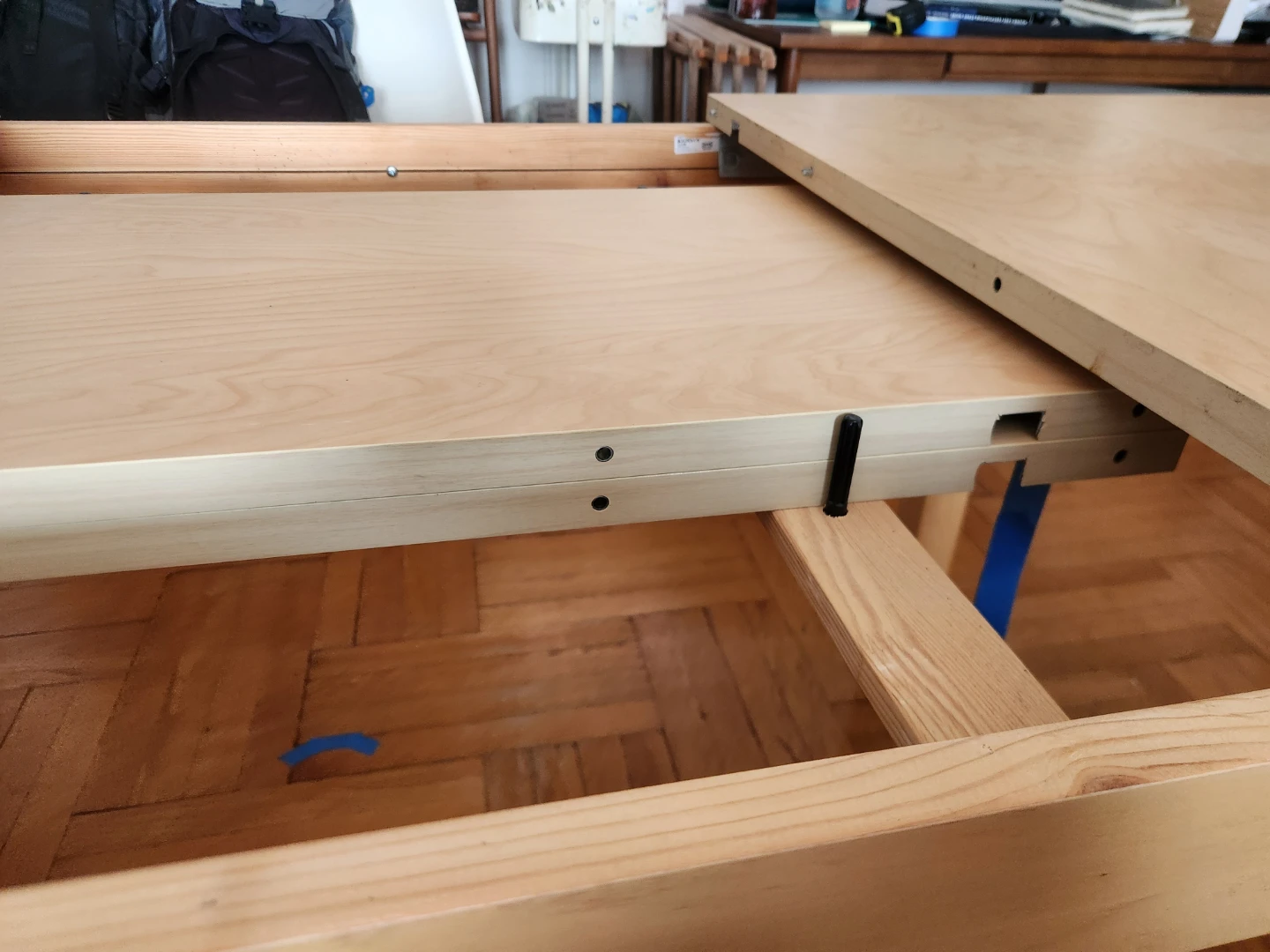 Ikea Bjursta expandable dining table (seats 4-6, up to 10!) - photo 3