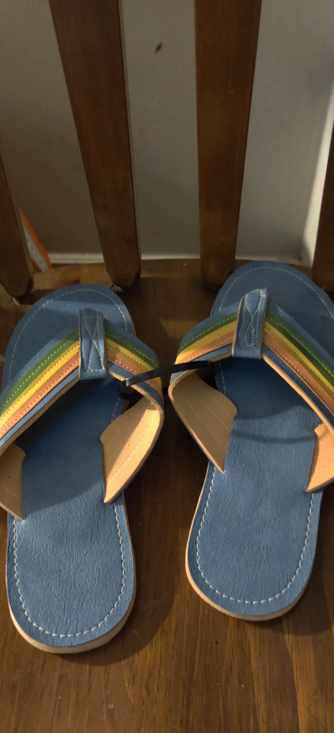 Womens light flops. Size 7