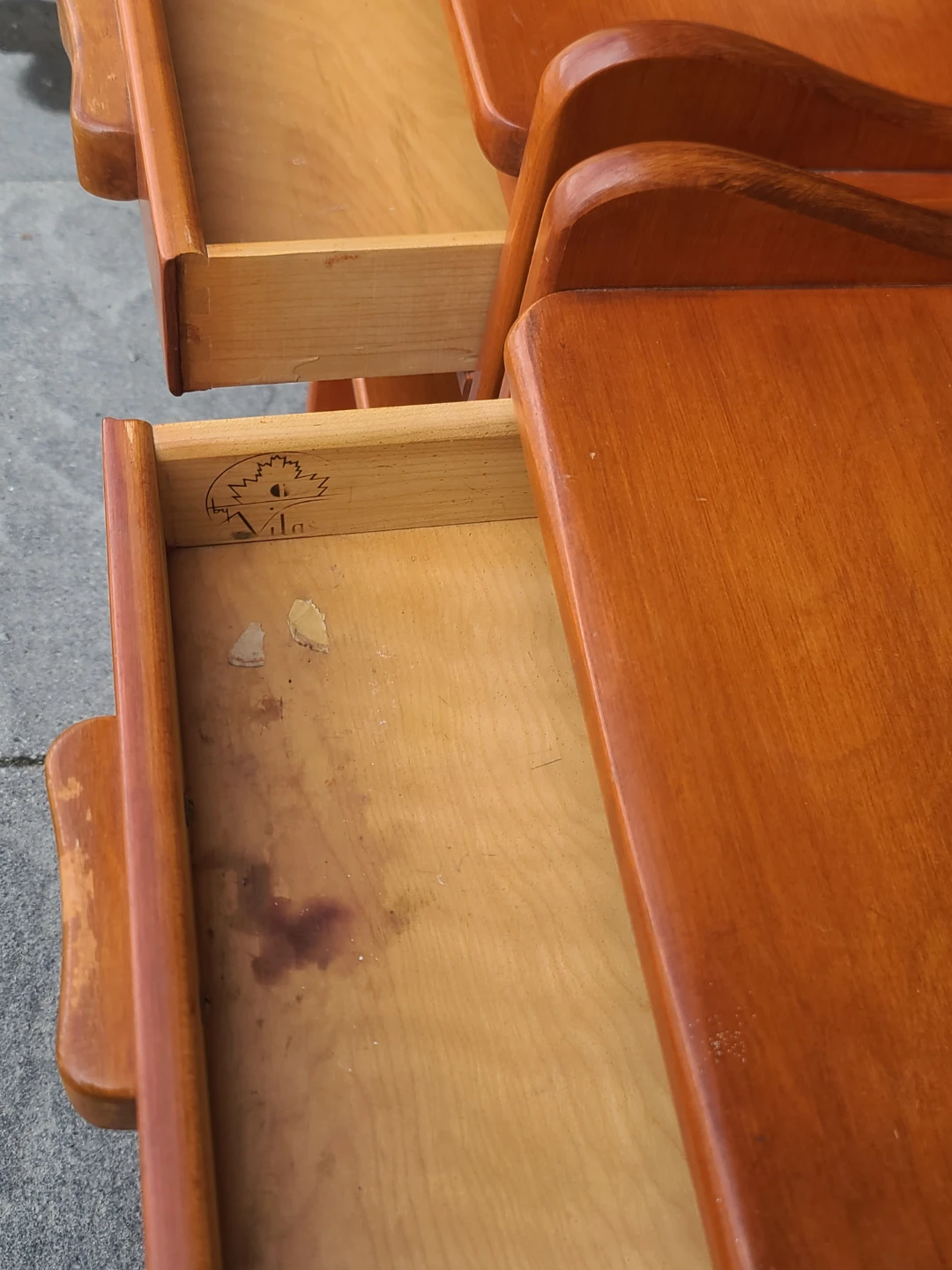 Pair of Vintage Vilas Solid Wood Nightstands - photo 4