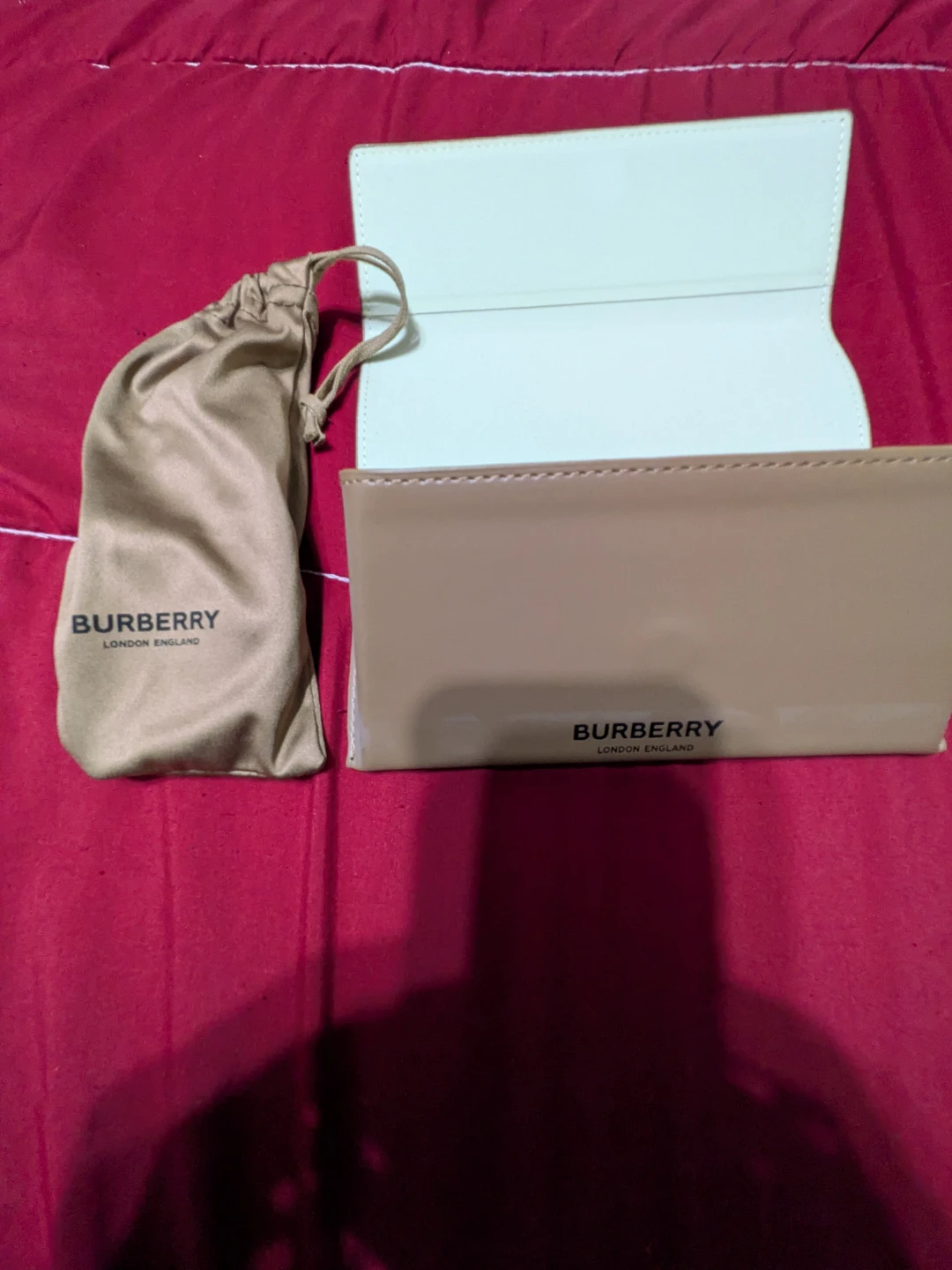 Burberry Sunglasses with Case and Pouch 400$ - photo 2