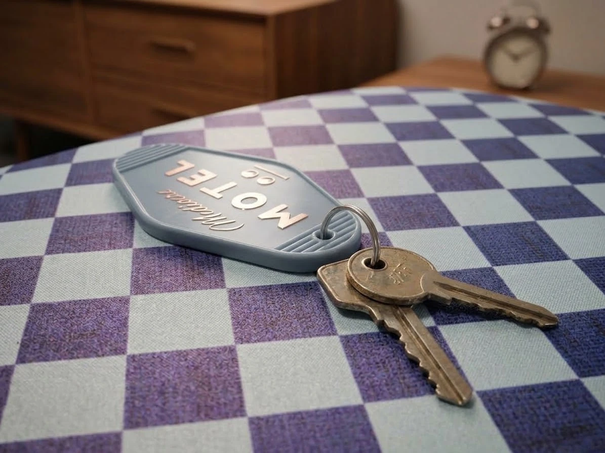 Mediocre Motel Room #420 Keychain - photo 3