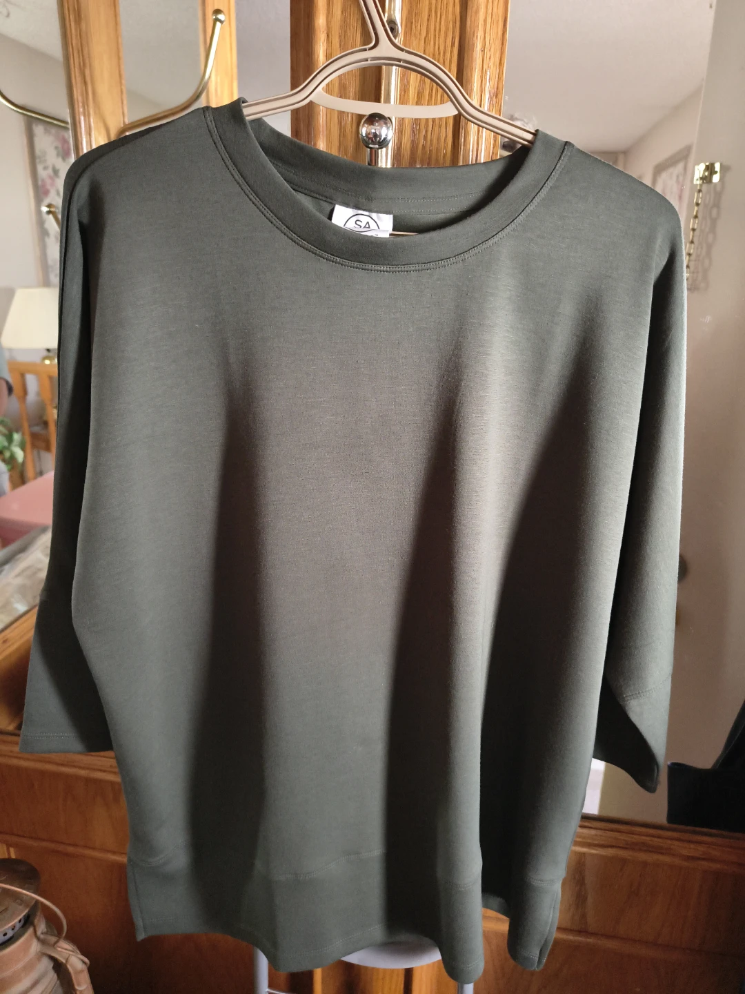 🏈 Sage Collective Olive Green Crewneck Top