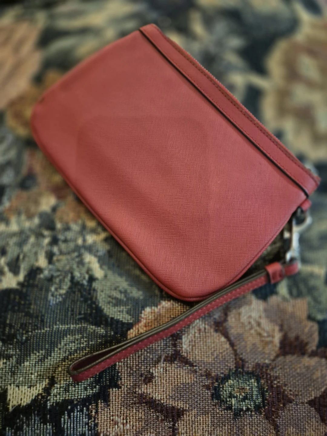 Calvin Klein Red Wristlet - photo 2